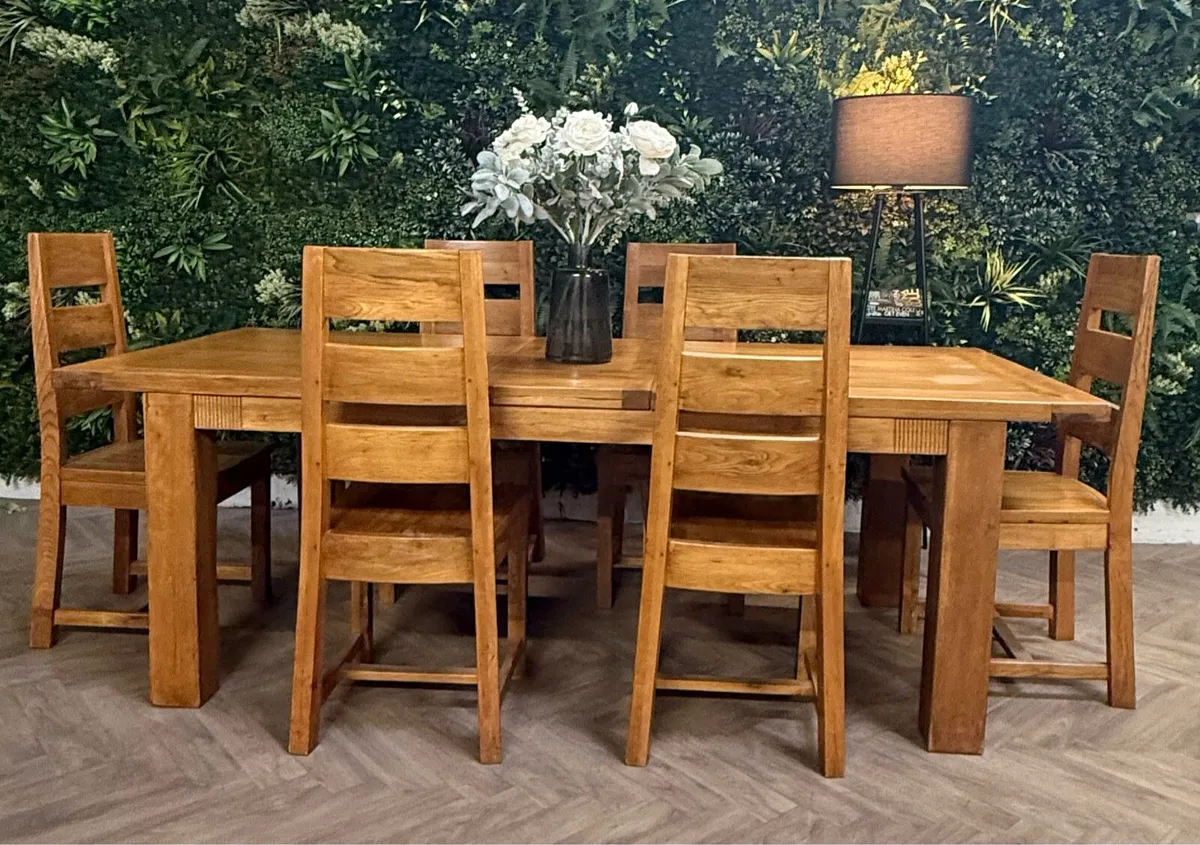 Large extending oak kitchen table & 6 chairs/dinin - Image 1