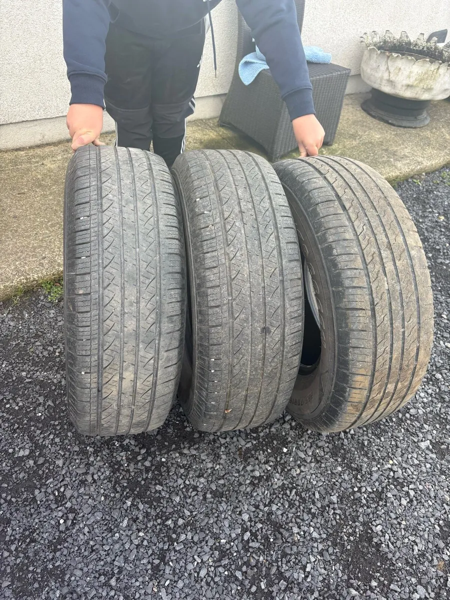 3 Tyres - Image 3
