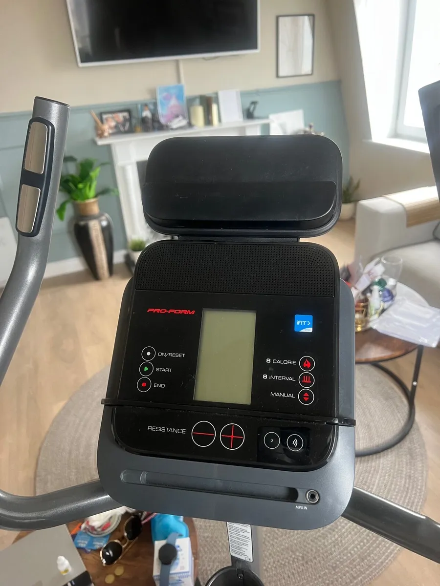 Stationary bike - Image 1