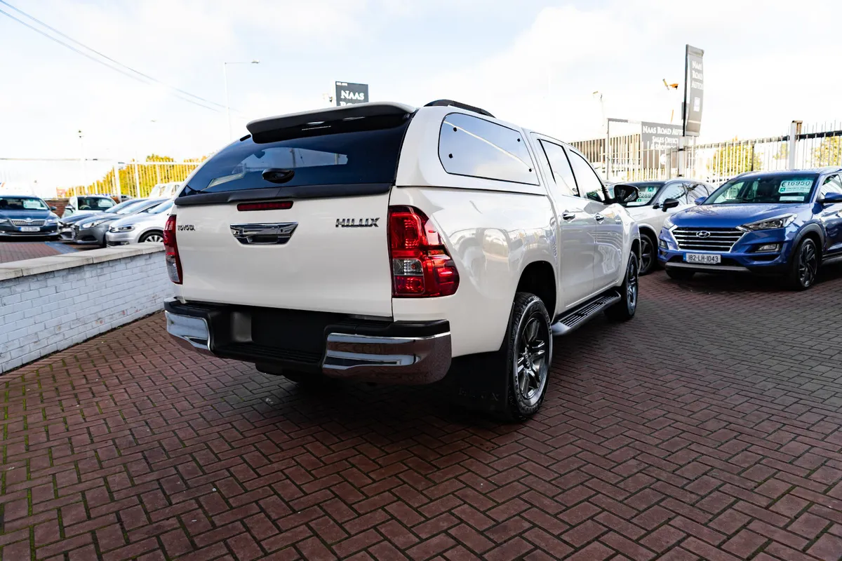 Toyota Hilux 2.4 D-4D ICON EDITION  DOUBLE CAB AUT - Image 3