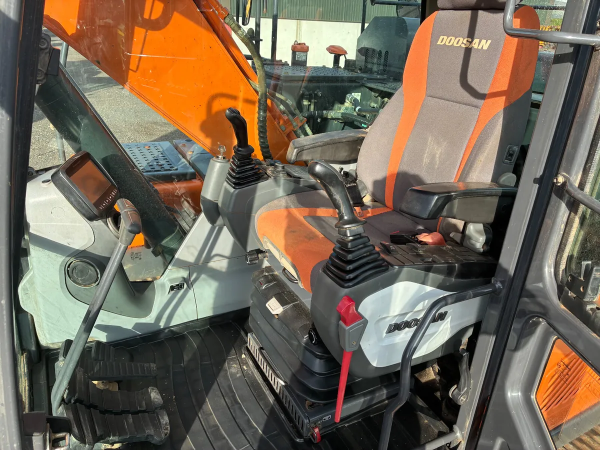 DOOSAN DX140 LC-5 - Image 4