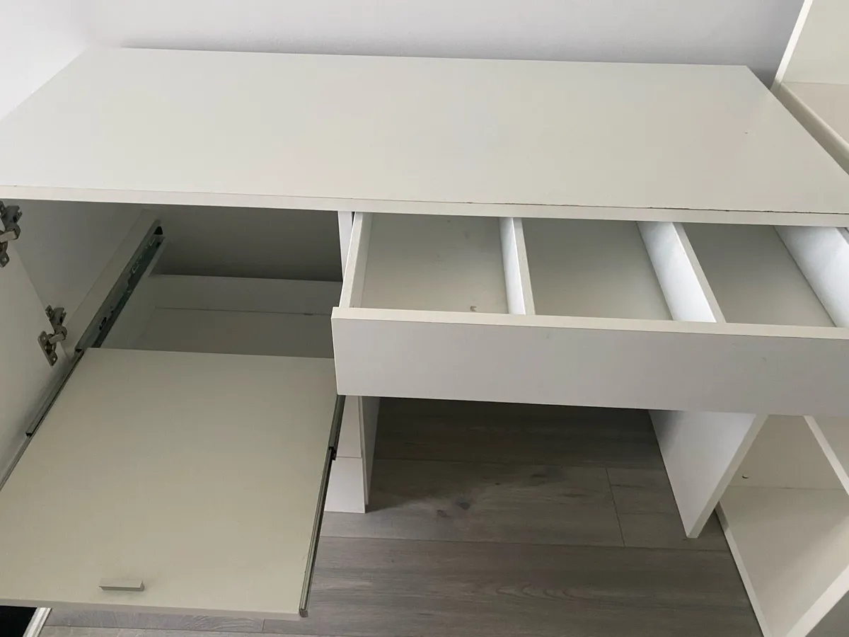 Bedroom furniture - Image 3
