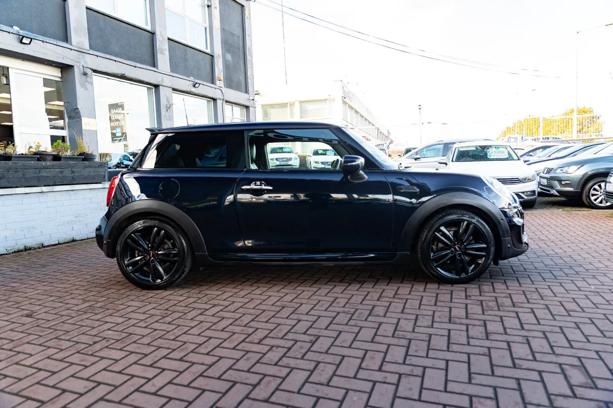 Mini Cooper 2020 - Image 2