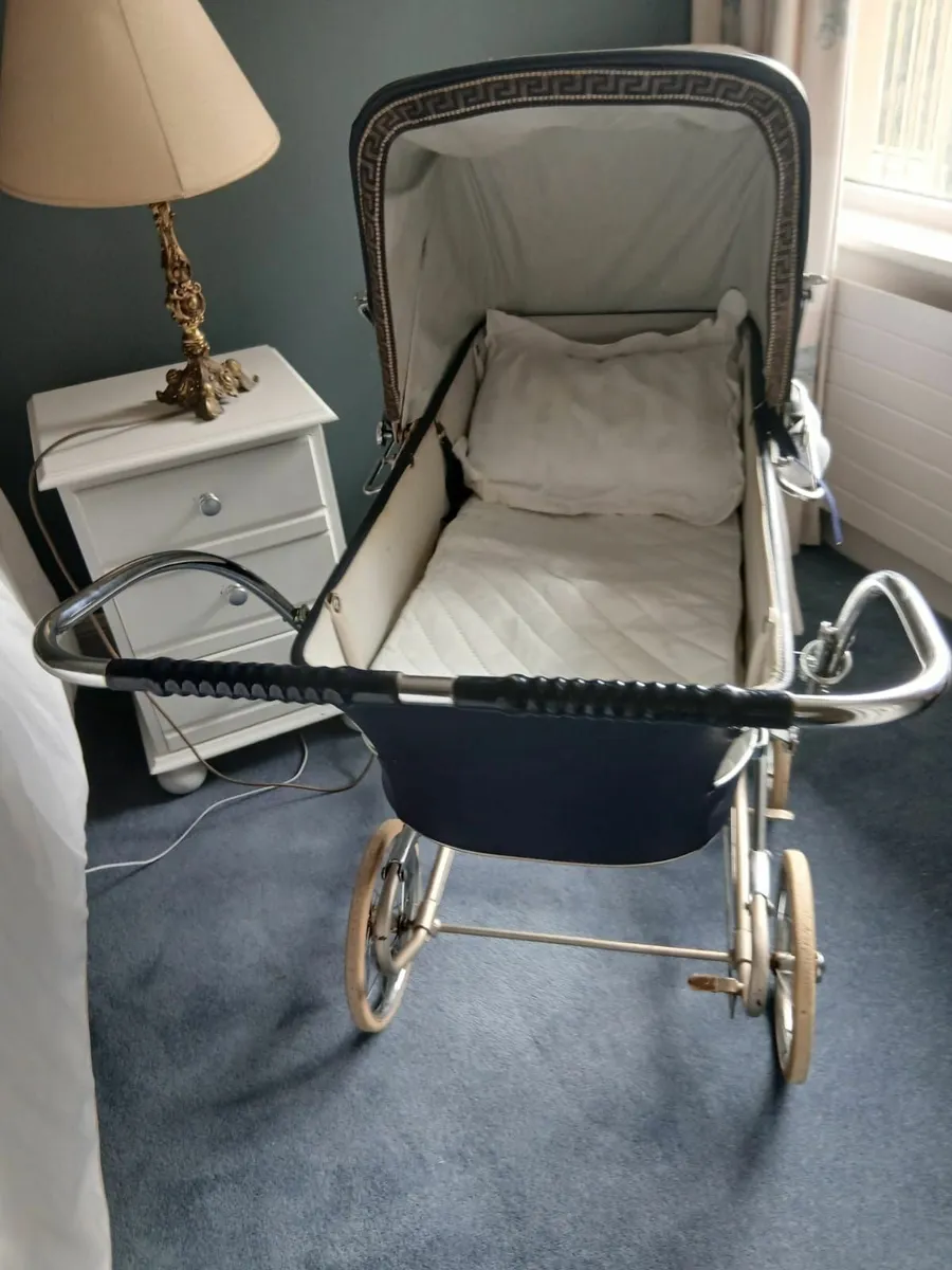 Antique Pram - Image 3