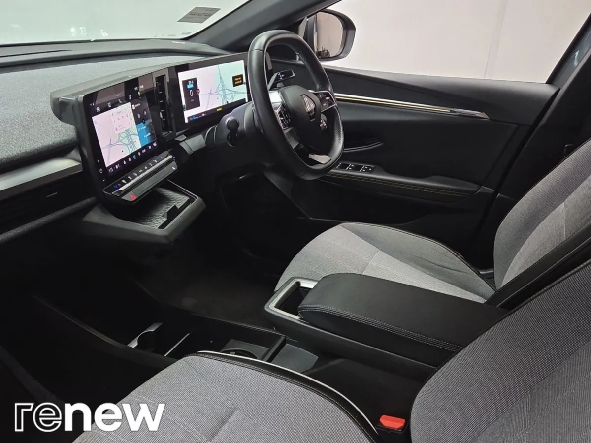 Renault Megane E-Tech Ev60 220hp Launch Edition - Image 3
