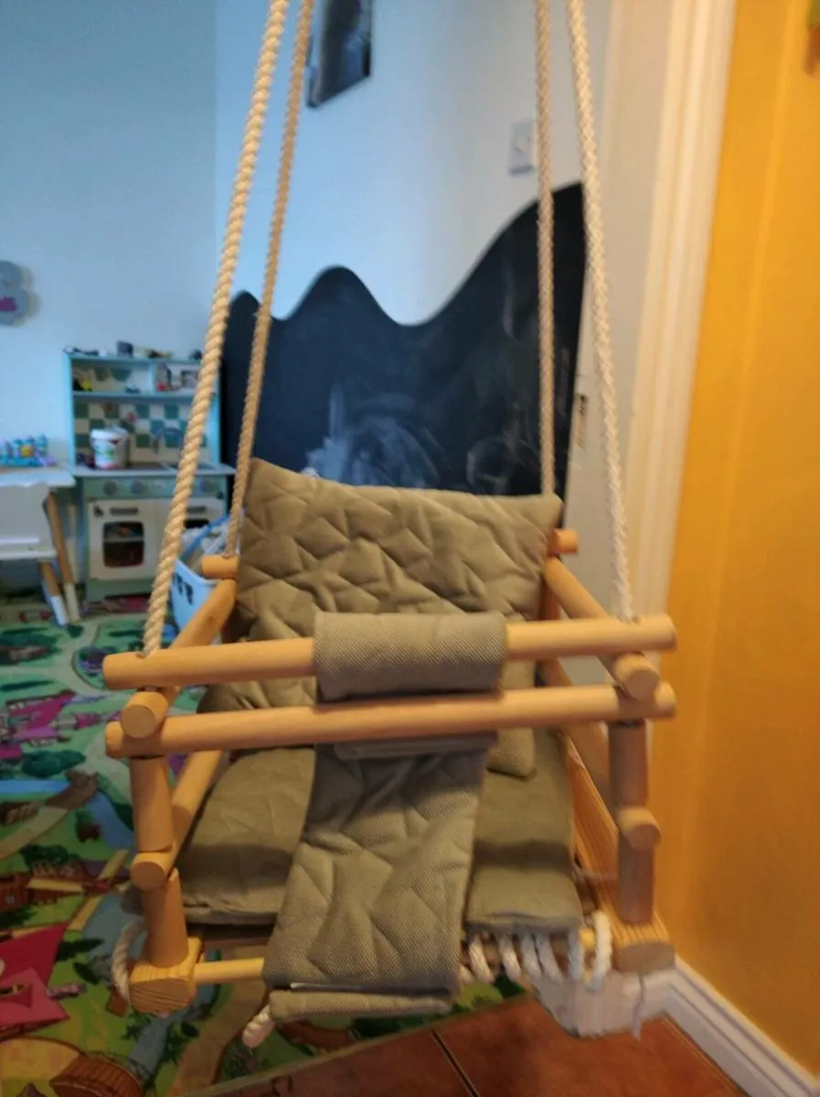 Baby swing - Image 2