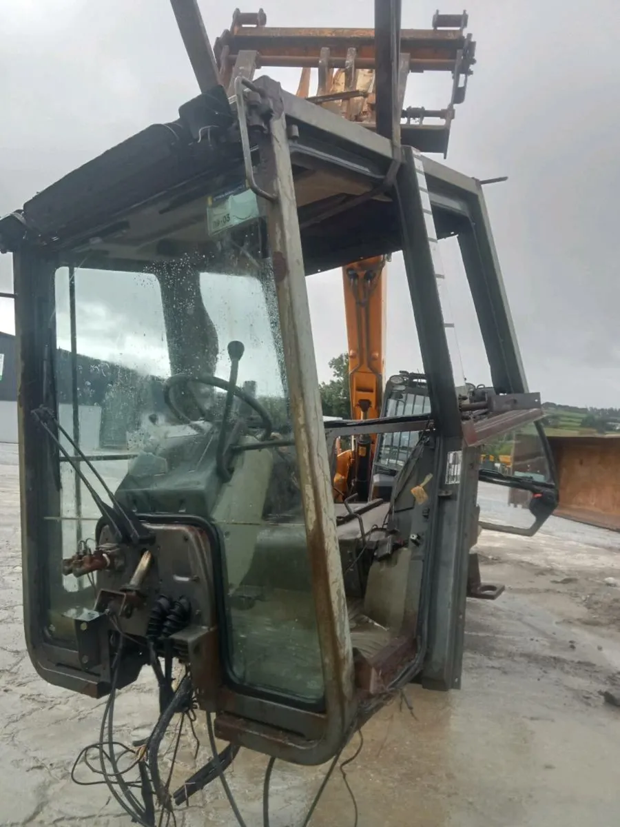 Renault tractor parts - Image 2