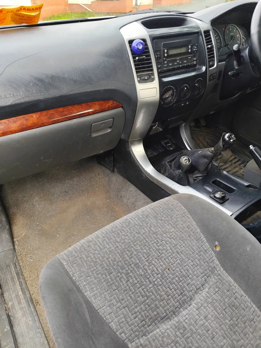 Toyota Land Cruiser 2004 - Image 3