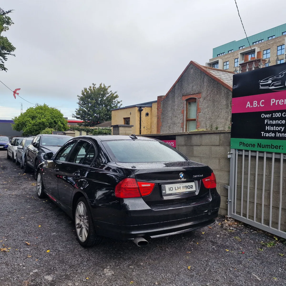 BMW 3-Series 2010 - Image 2