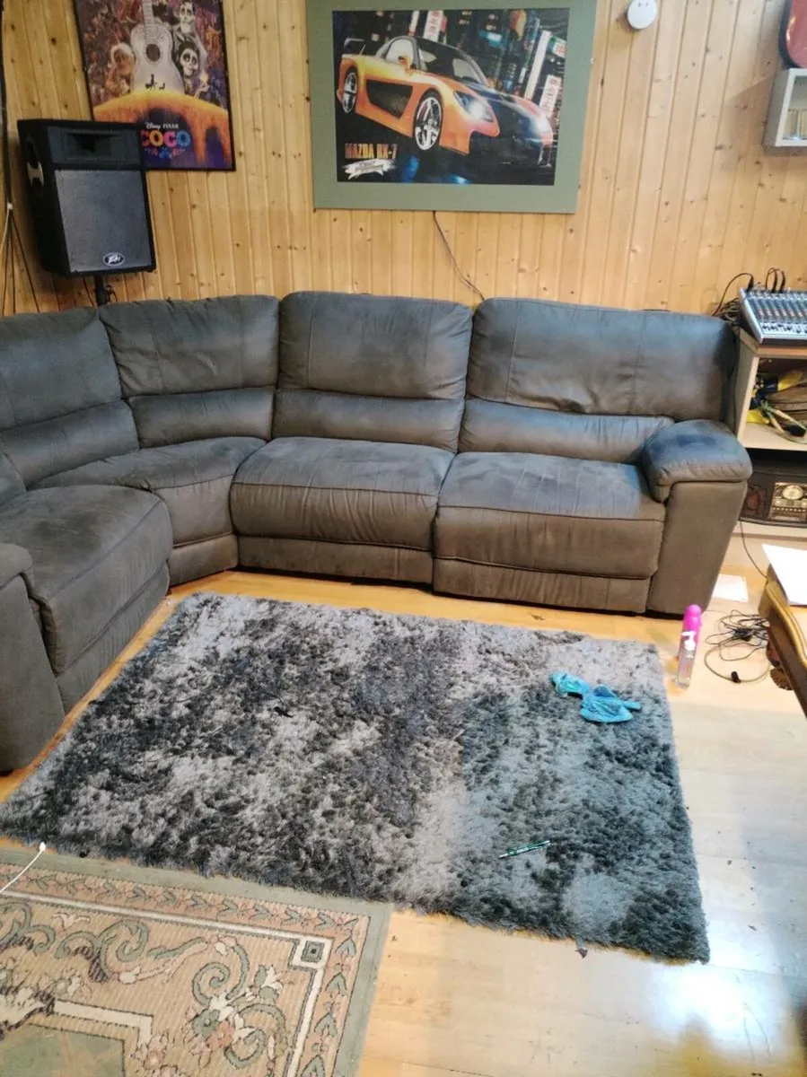 L shaped couch - Image 2