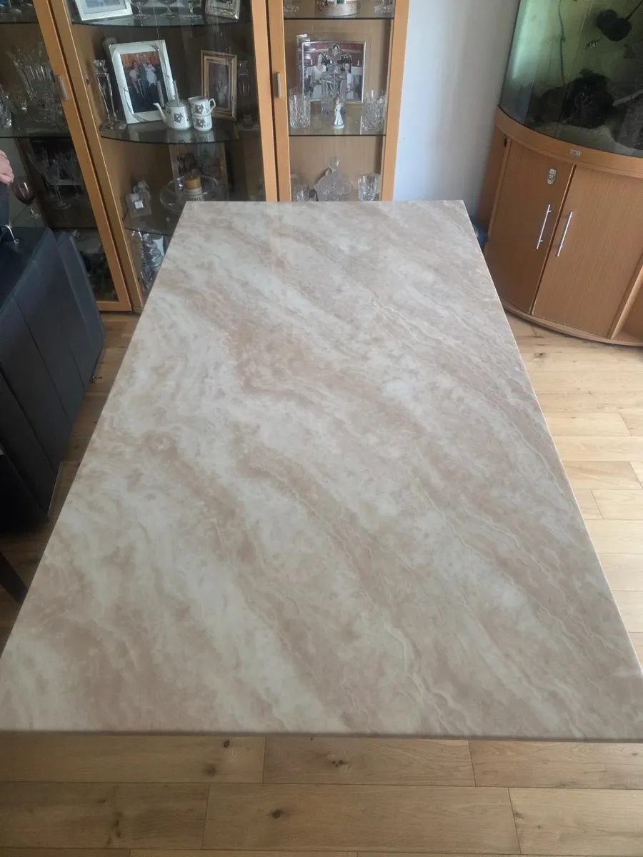 Dining table - Image 1