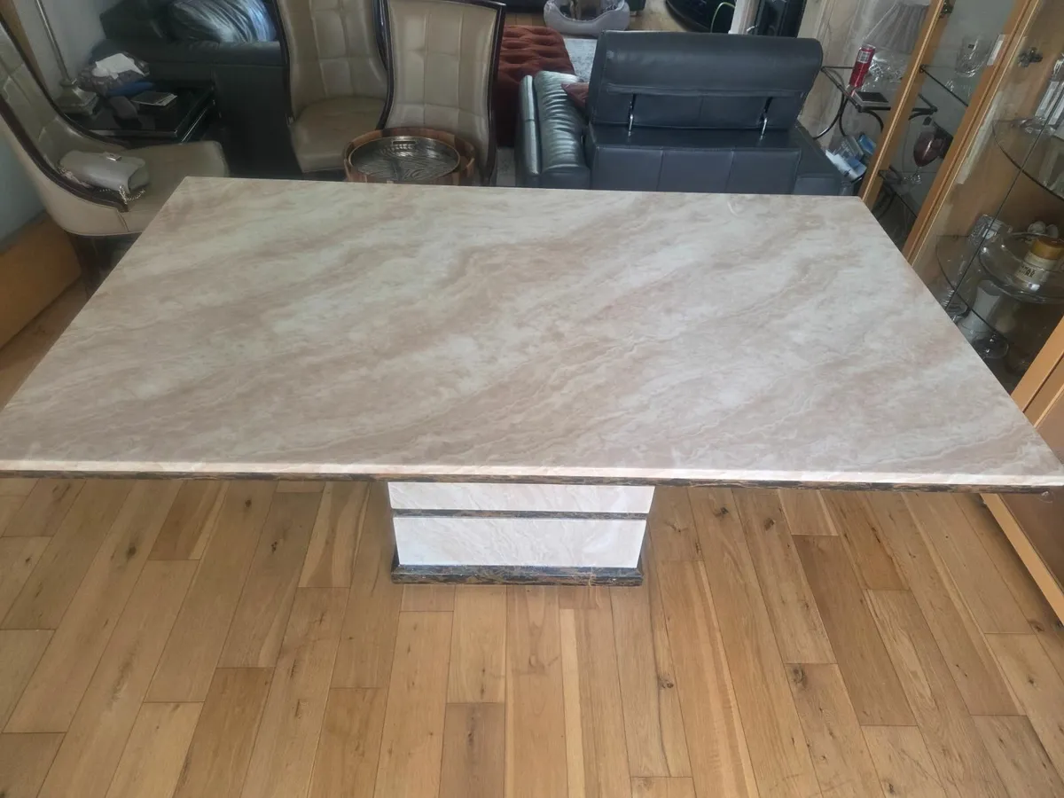Dining table - Image 2