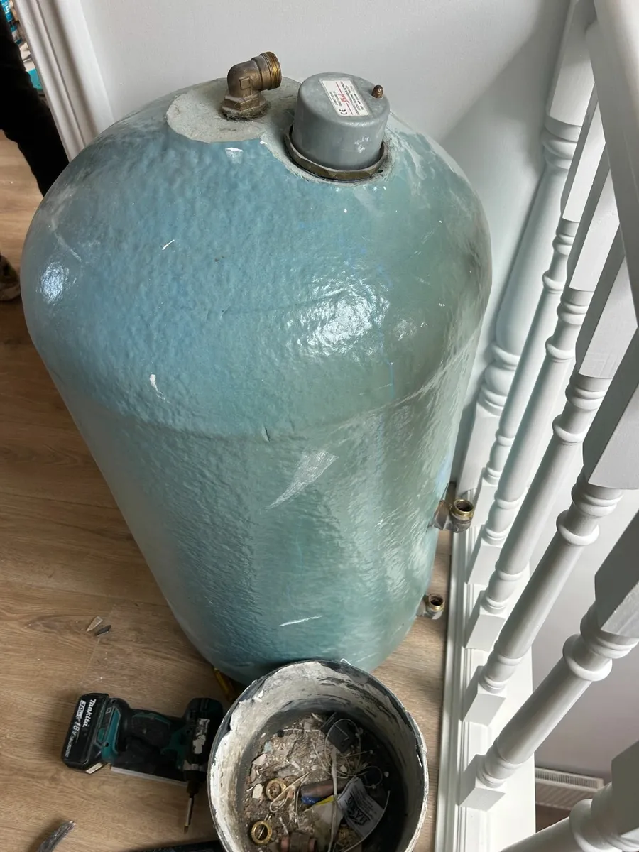 Pre insulated single coil cylinder with immersion - Image 1