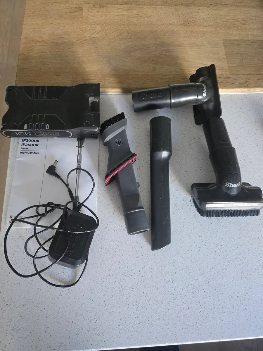 Shark Lithium-Ion Battery Pack & Accessories Shark