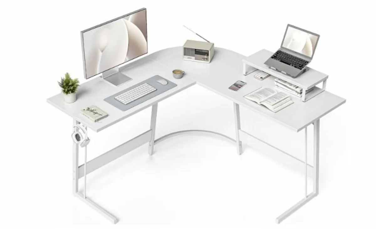 About this item Desk L shape: The L-shaped design - Image 1