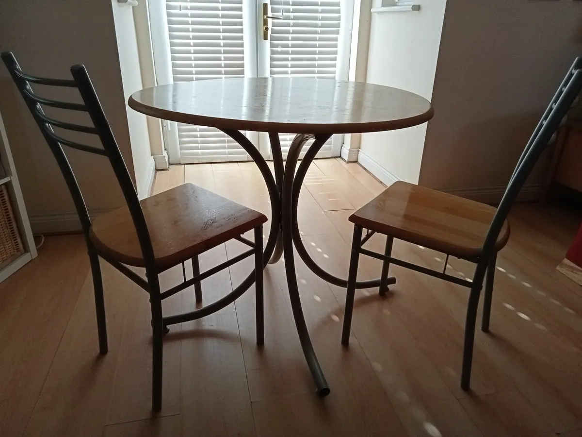 Bistro table and chairs - Image 3