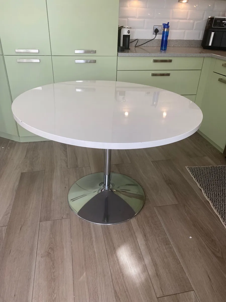 Kitchen table