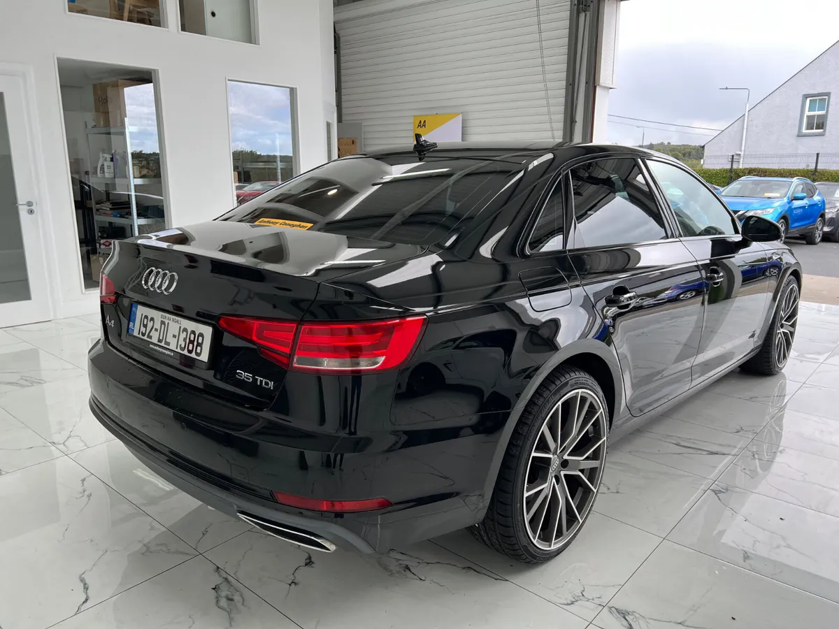Audi A4 2019 - Image 2