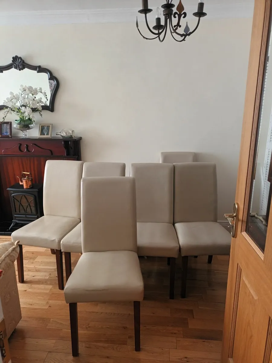 6 kitchen chairs - Image 1