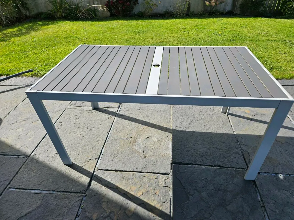 Garden table, 6 chairs & cushions - Image 1