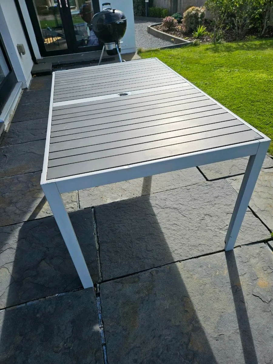 Garden table, 6 chairs & cushions - Image 4