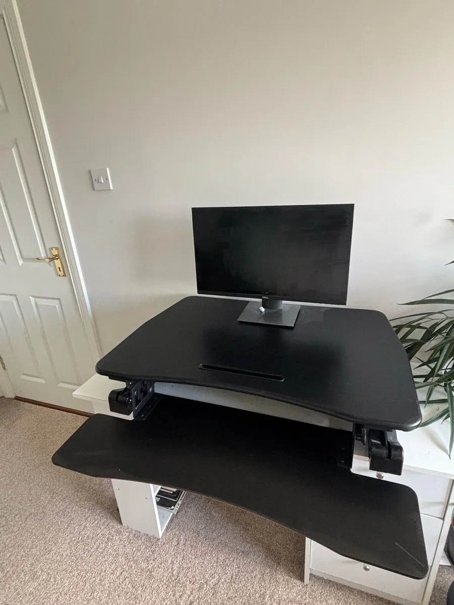 Office standing desk - Image 1