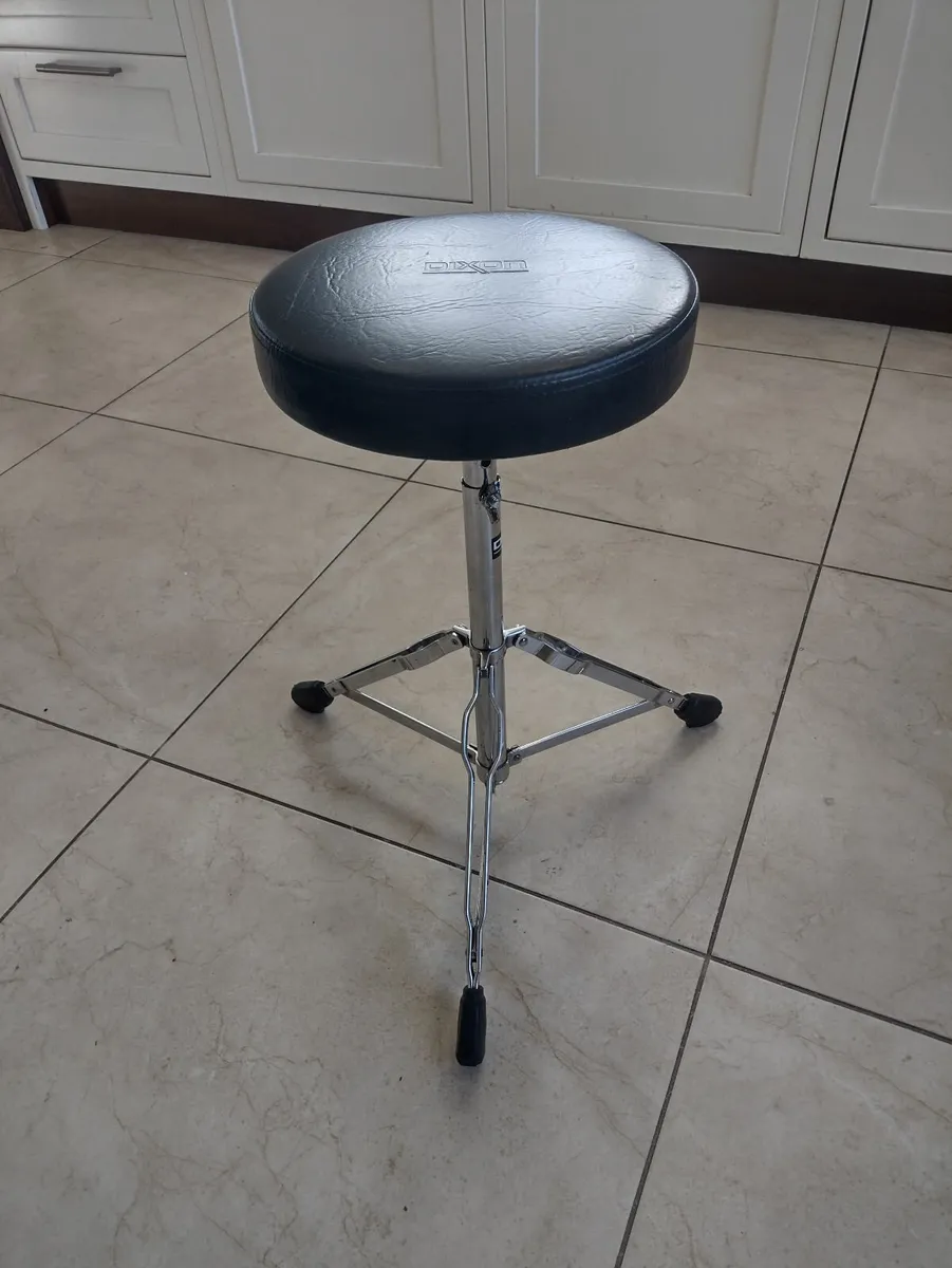 Dixon throne as good as new. - Image 1