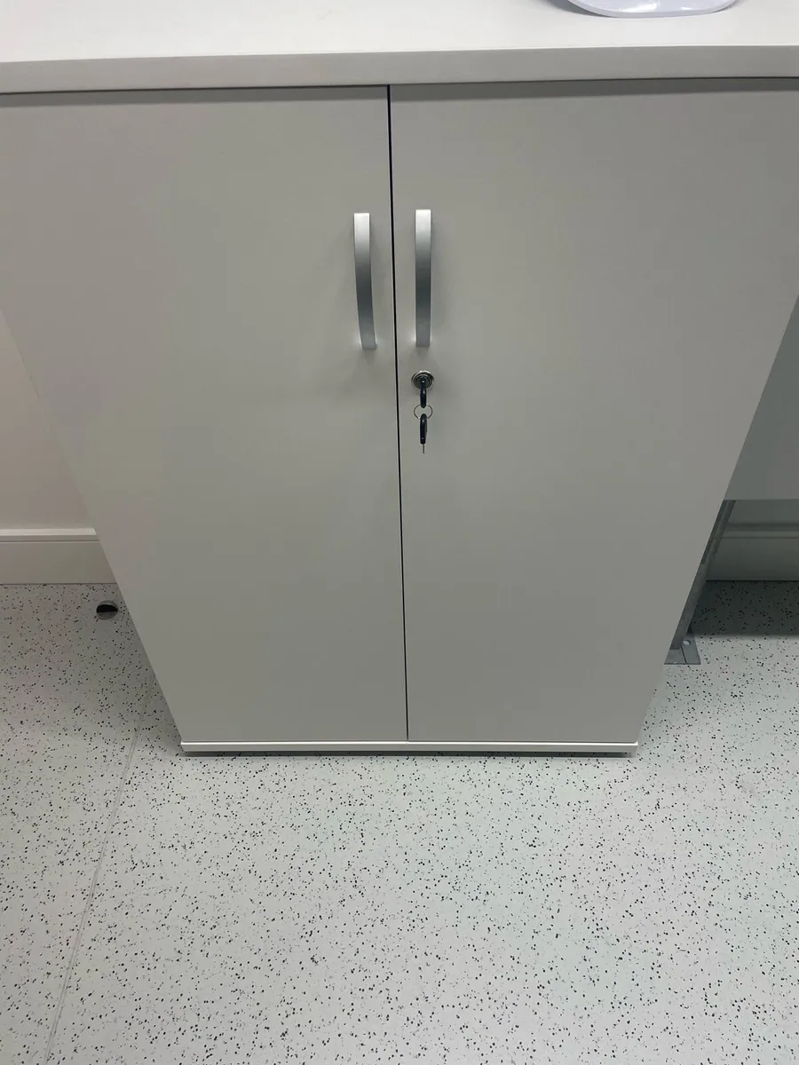 Cabinet - Image 1