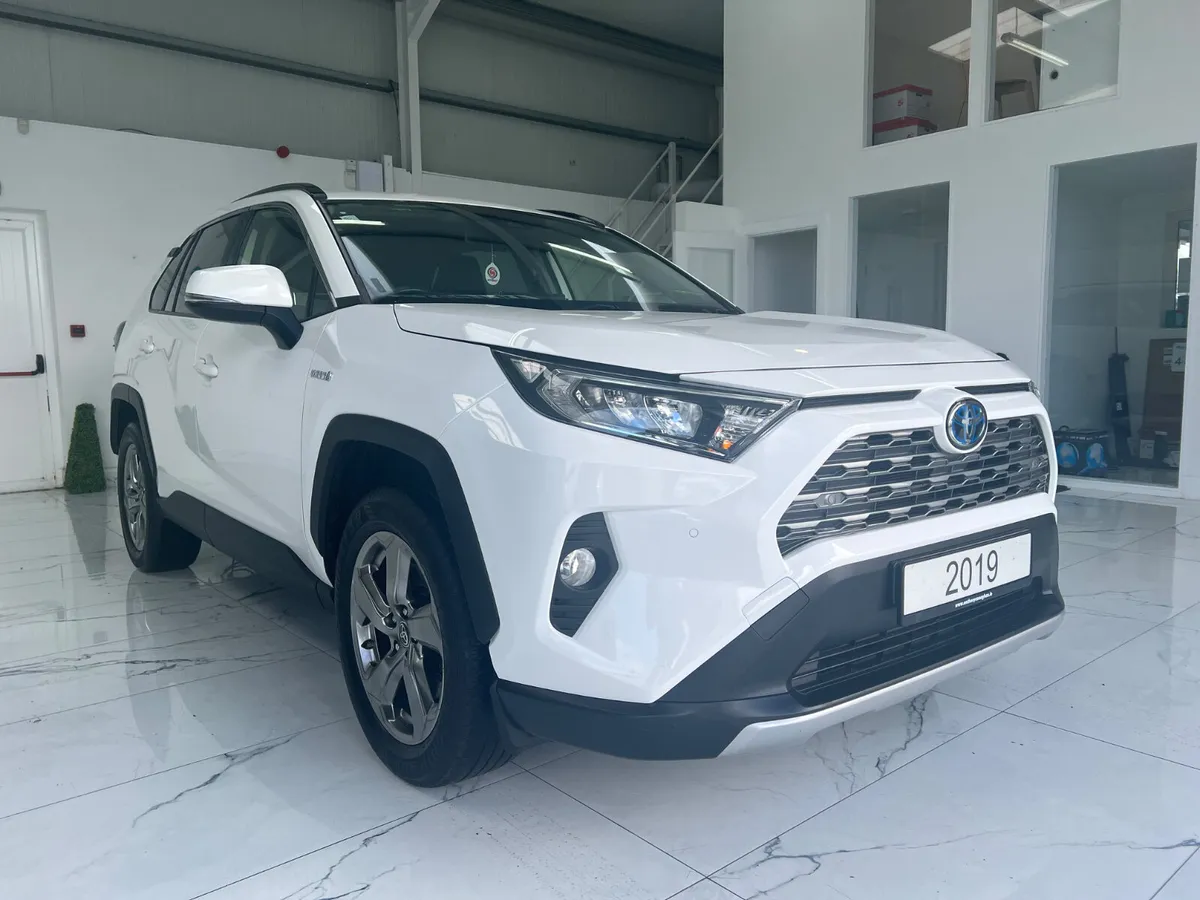 Toyota RAV4 2019 4x4 Automatic - Image 2