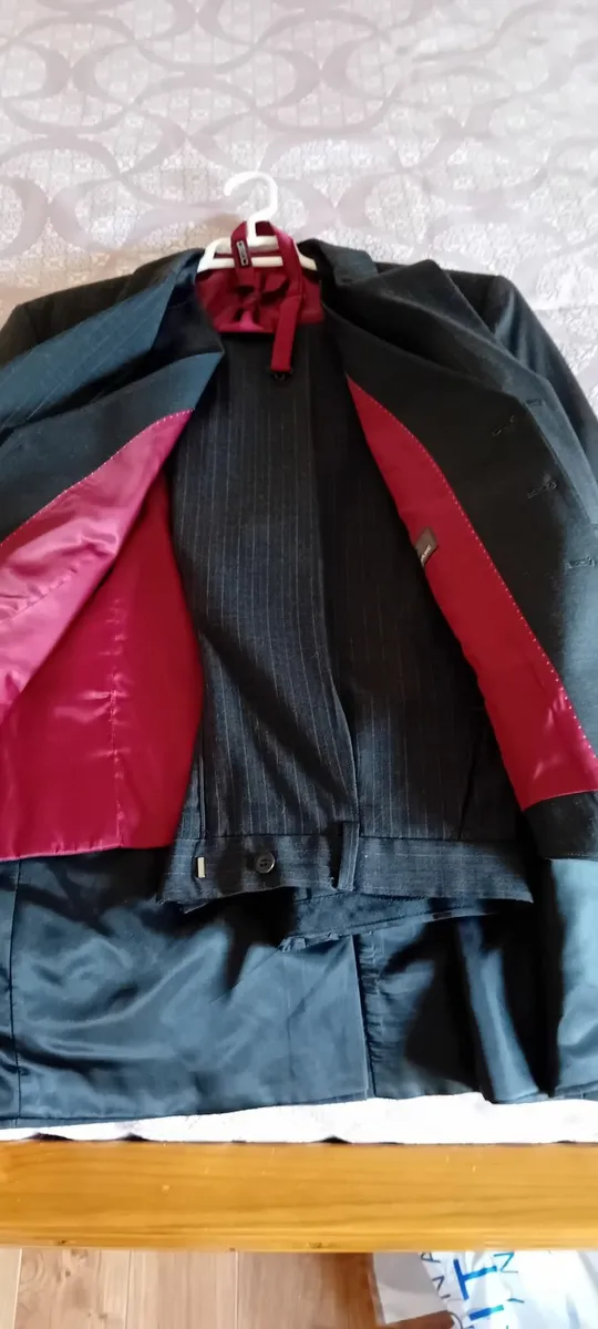 MENS 3 PIECE SUIT - Image 3