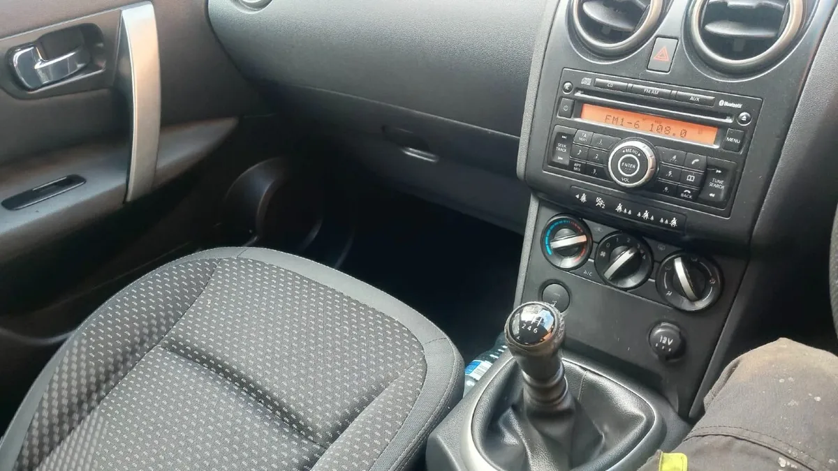 Nissan Qashqai 2010 - Image 2