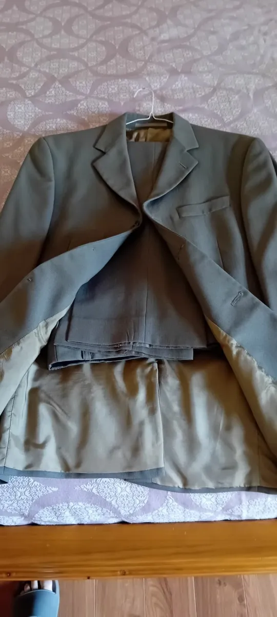 Mens suit - Image 2