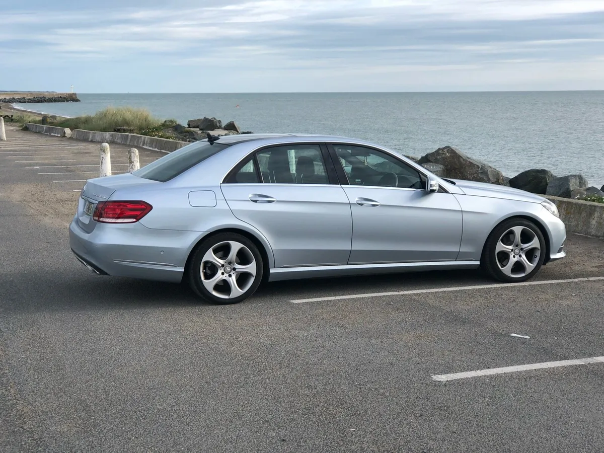 Mercedes benz - Image 2