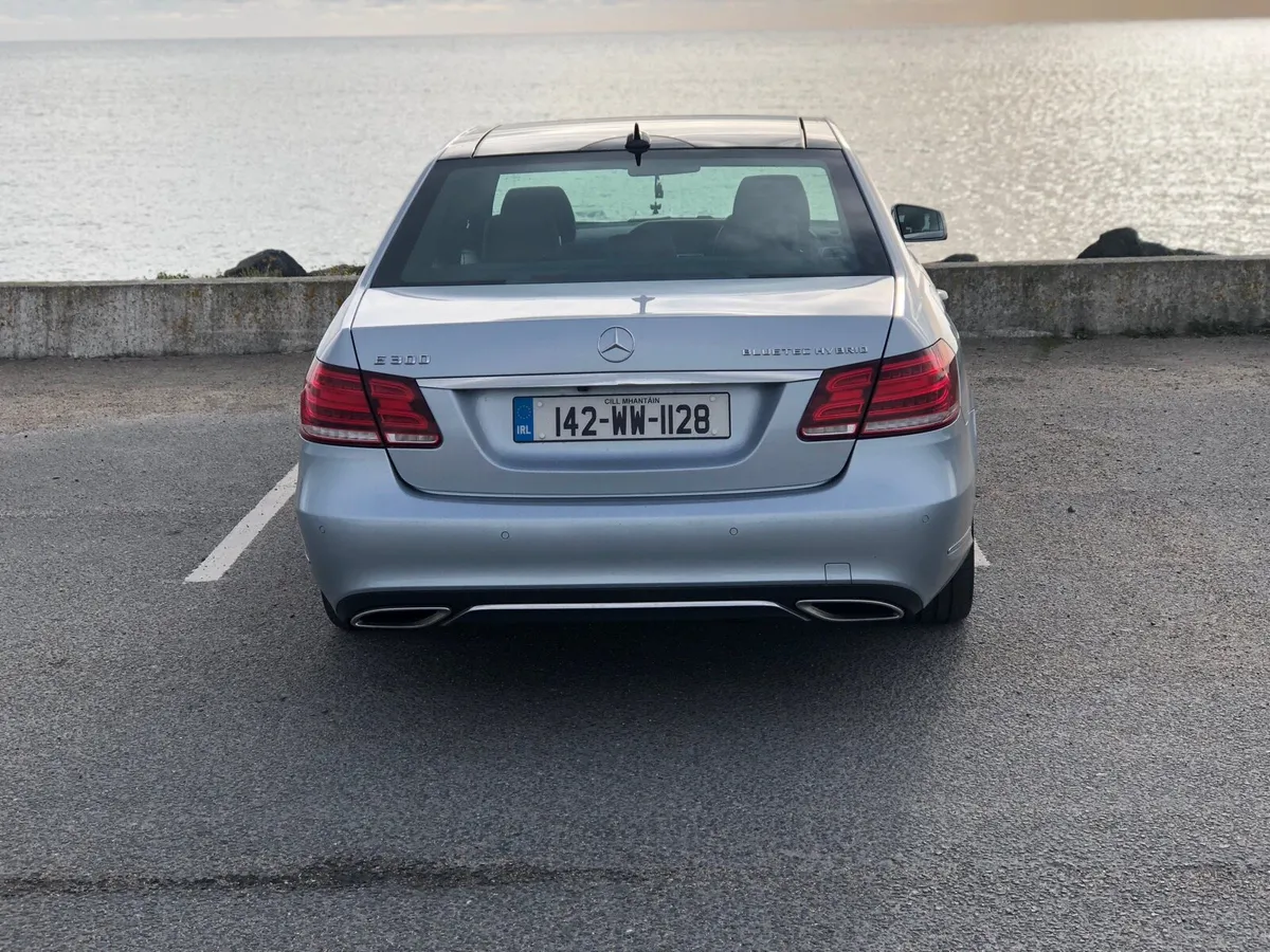 Mercedes benz - Image 3