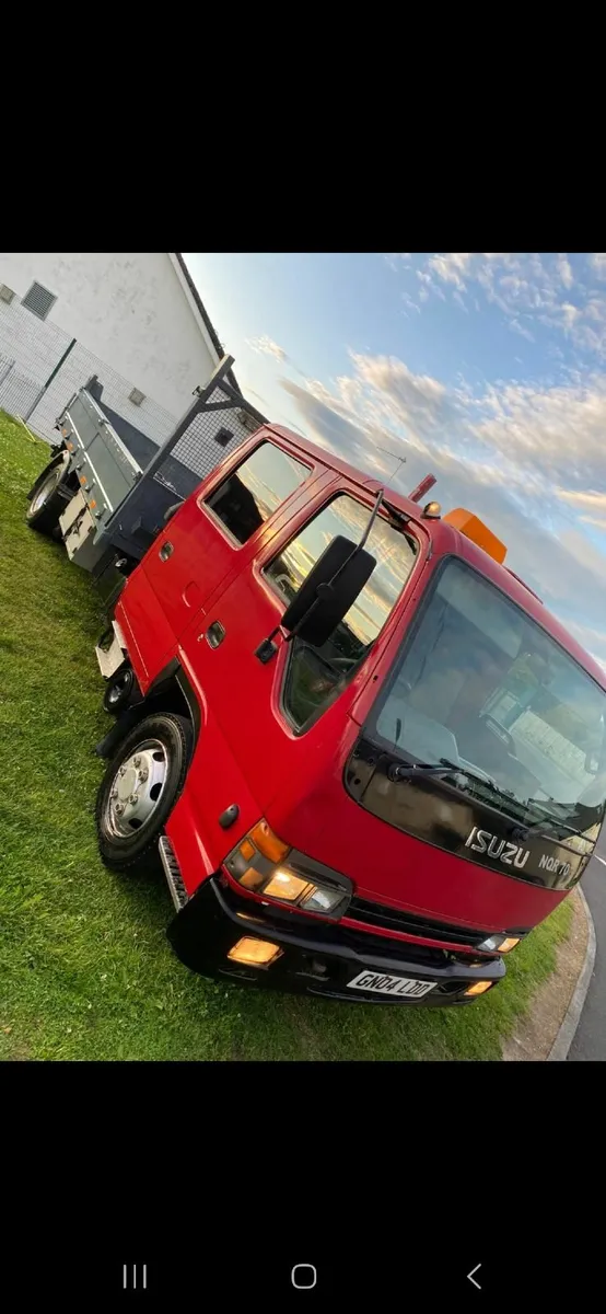 Isuzu NQR 2004 - Image 1