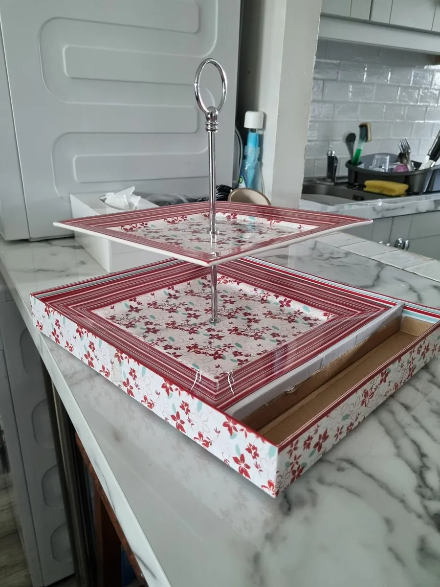 Cake display holder - Image 1