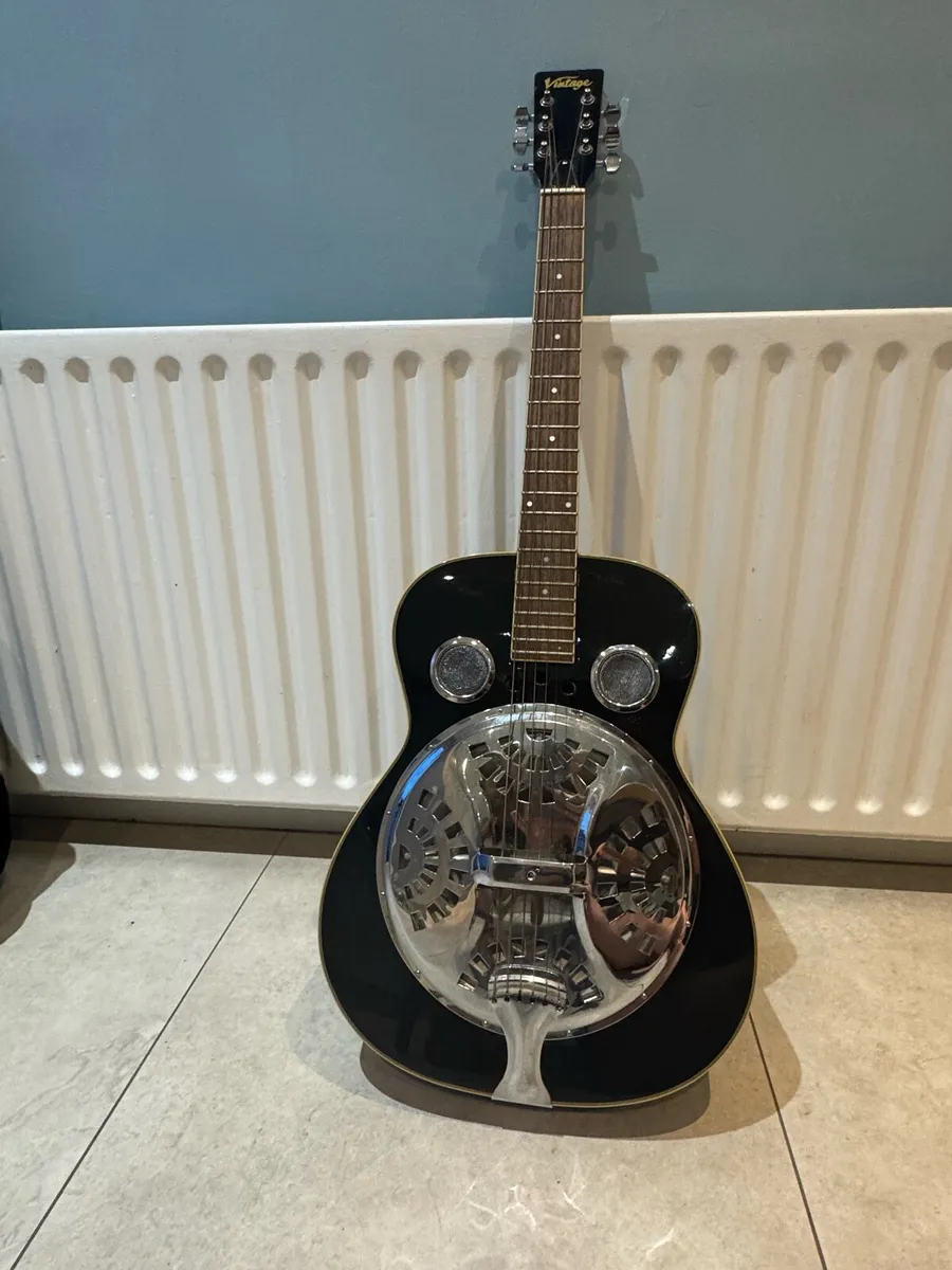 Black Vintage Resonator VRA400 guitar - Image 2