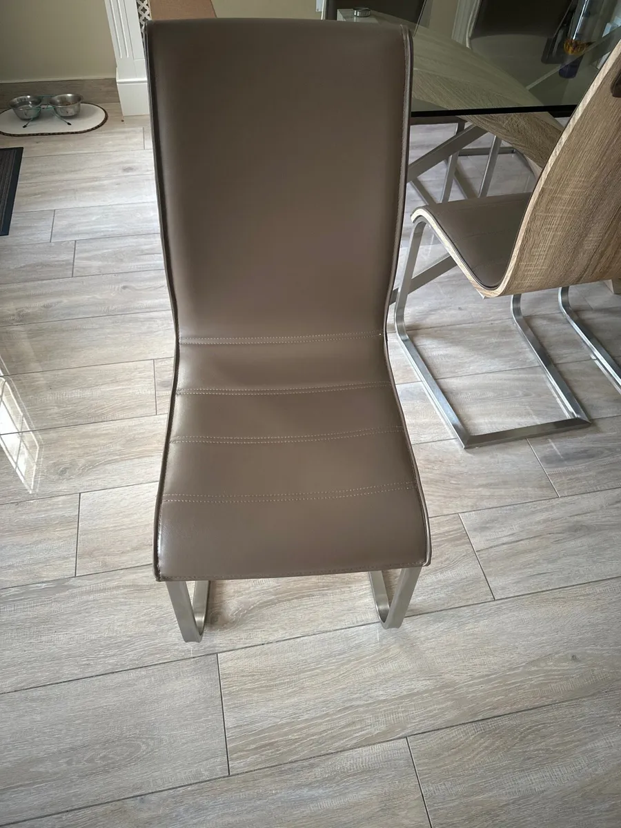 Kitchen Table & Chairs - Image 3
