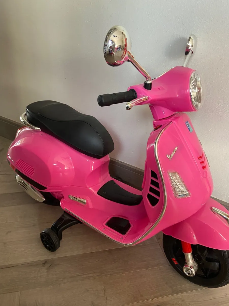 Electric ride on Pink Scooter - Image 4