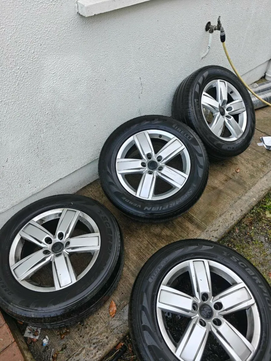Vw amarok alloys - Image 2