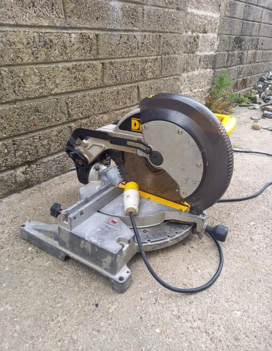 DeWalt 12" Chopsaw - Image 2