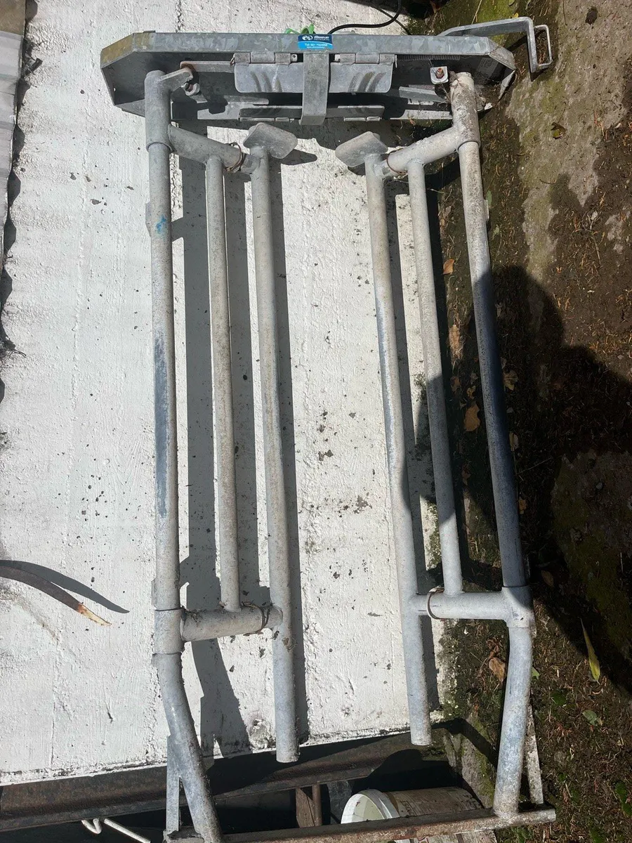 Crush gate - Image 1