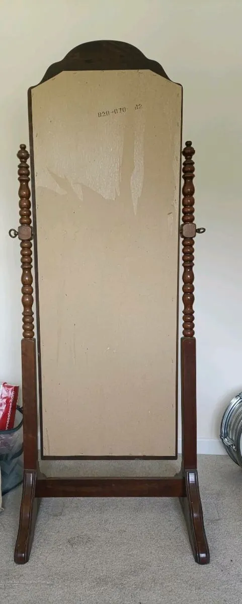 Free standing mirror - Image 2