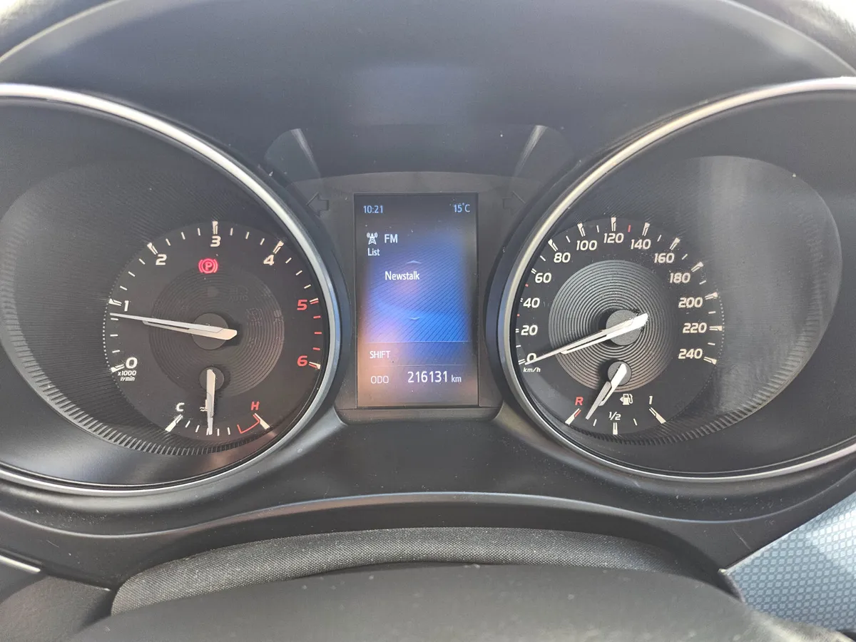 Toyota Avensis 2017 SOL - Image 2