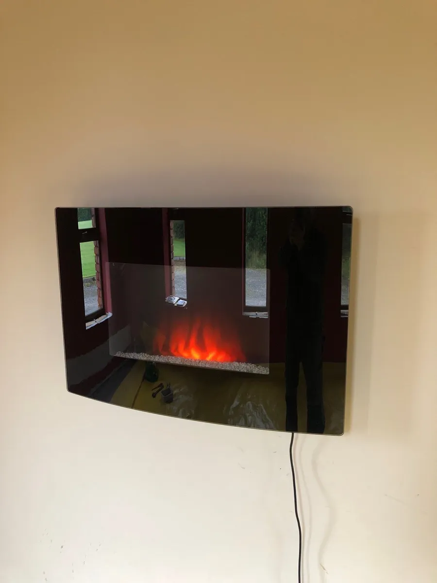 Wall mounted electric heater - Image 1