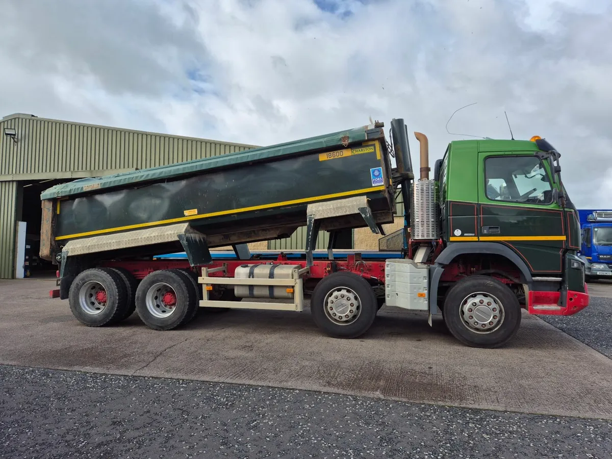 2016(late) Volvo FMX410 8x4 Charlton Tipper - Image 3