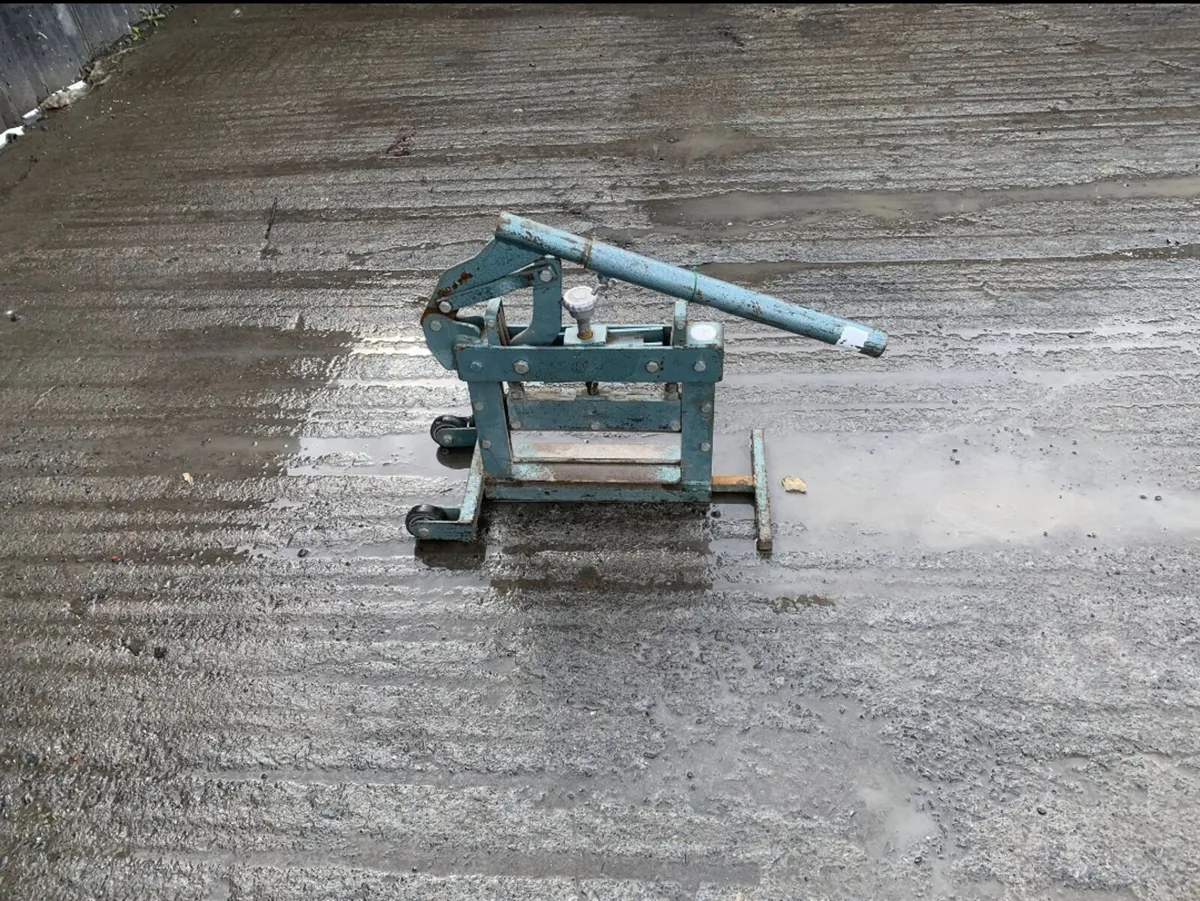Heavy-duty block cutter - Image 1