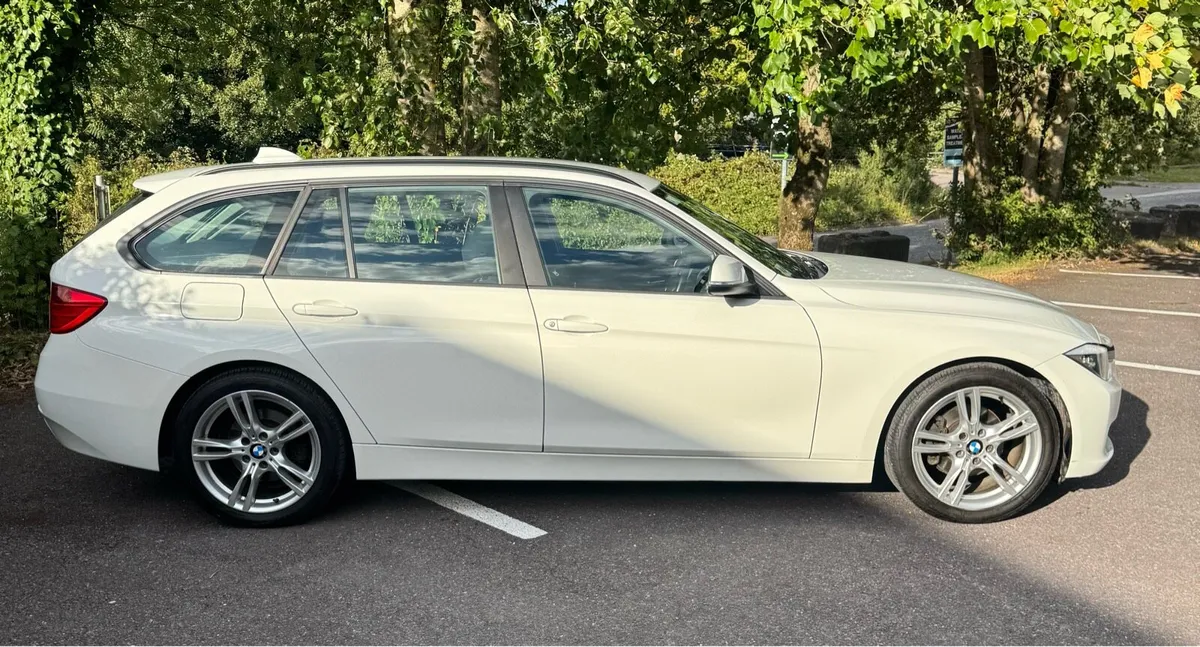 BMW 316i Touring f31 very clean !! - Image 4