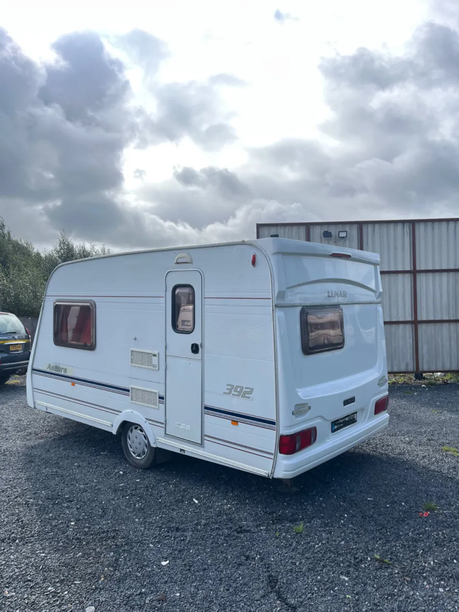 Lunar LIGHTWEIGHT 2-3 Berth Caravan For Sale - Image 4