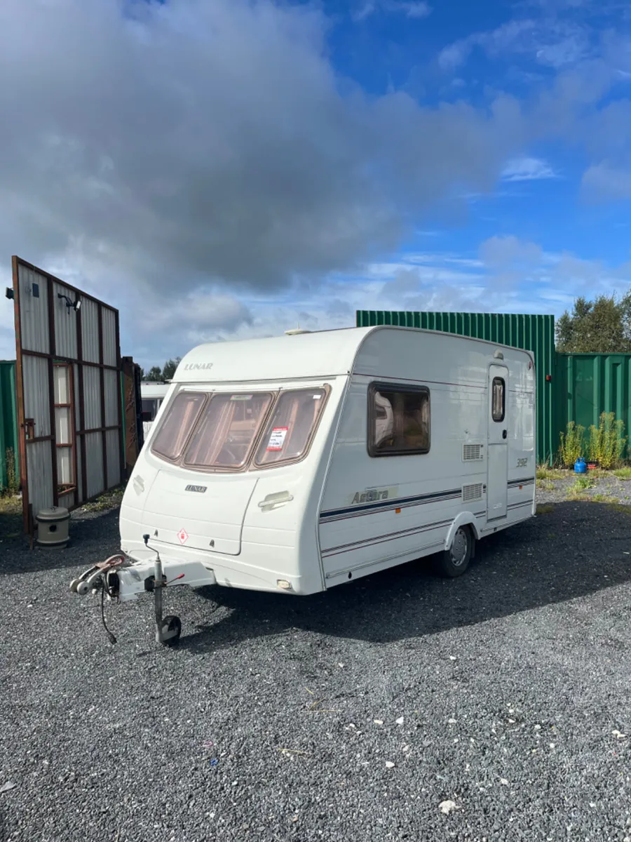 Lunar LIGHTWEIGHT 2-3 Berth Caravan For Sale - Image 1